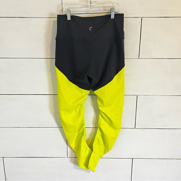 Zyia Active Neon Yellow Parallel Luxe High-Rise 7/8 24” Leggings. Size 8… - Picture 10 of 10